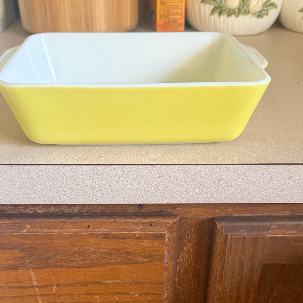 Yellow primary color vintage PYREX